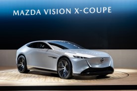 Mazda Vision X-Coupe es un cupé de buen tamaño.